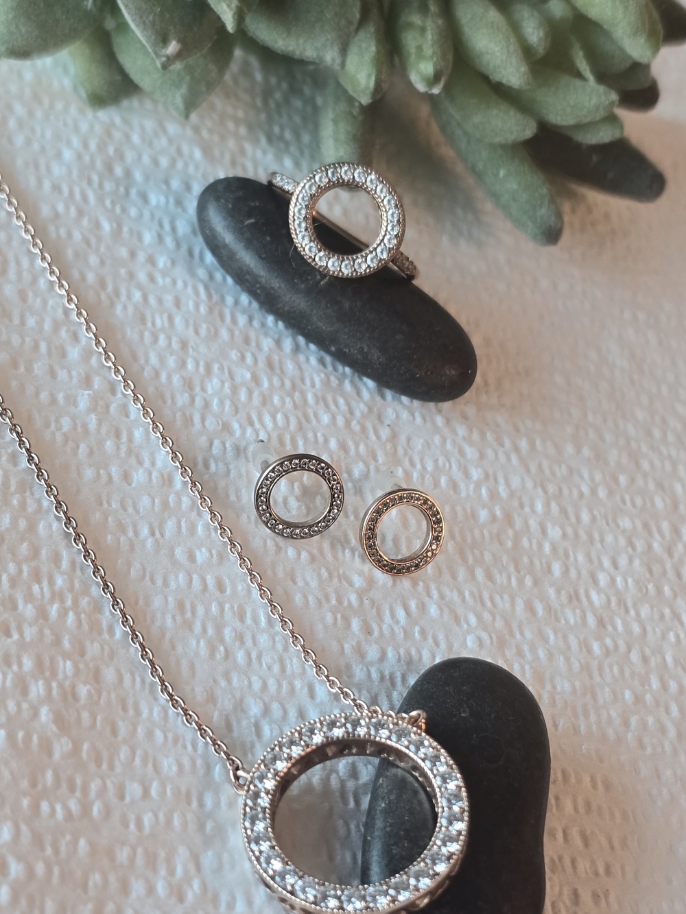 PANDORA logo reversible collier in 14k rose Set.